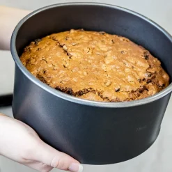 Bakeform med avtakbar bunn 18 cm nonstick grå