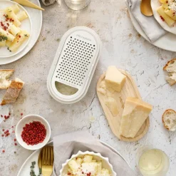 Container Grater rivjern m/beholder cashmere/bambus