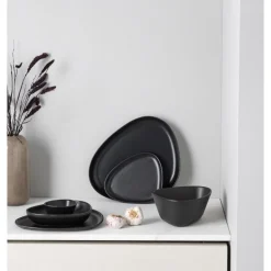 Curve Stoneware middagstallerken 30x26 cm svart
