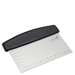 Deigskrape 16,5 cm med mål rustfri svart