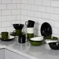Doris emaljetallerk 20 cm svart