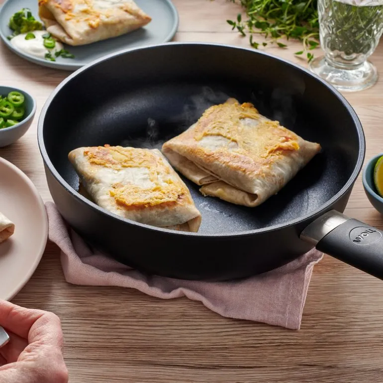 ECO Lite QXR sautèpanne 24 cm svart