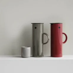 EM77 termokanne 1L cherry red