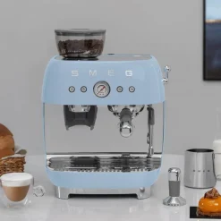 Espressomaskin EGF03 2,4L m/kaffekvern pastellblå