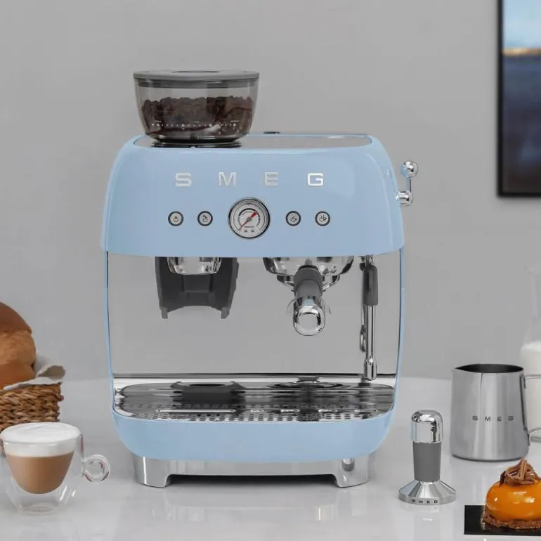 Espressomaskin EGF03 2,4L m/kaffekvern pastellblå