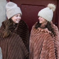 Esther fleece pledd 130x170 cm lys brun