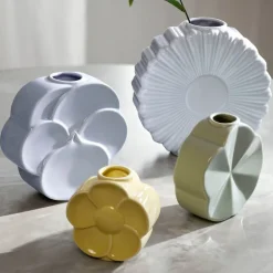 Flower vase prestekrage 21 cm hvit