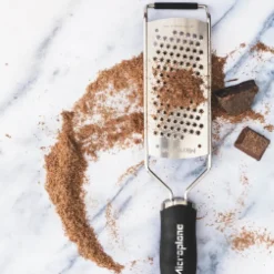 Gourmet Star Grater rivjern stjerneblad svart