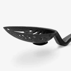 Hullsleiv med vinklet håndtak 28,8 cm svart