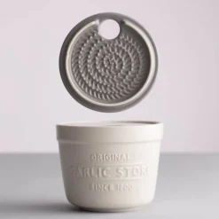 Innovative Kitchen hvitløkskrukke med rivelokk krem