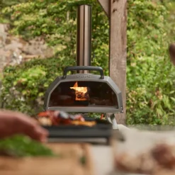 Karu 2 Pro pizzaovn vedfyrt/gass 16" svart