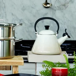 Kone vannkjele med fløyte 1,6L meringue