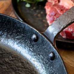 Kuro BBQ stekepanne 28 cm svart