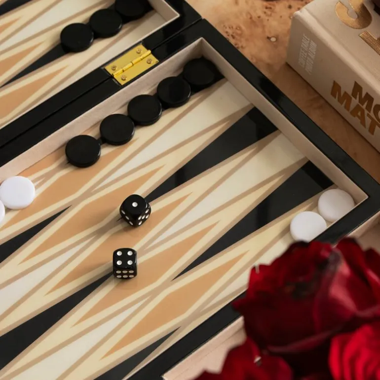 Lakkert backgammon svart