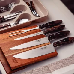 Magnetisk knivholder med kniver tre