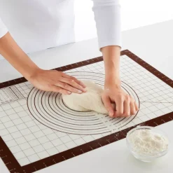 Non-stick bakeunderlag i silikon for deig 60x40 cm med mål