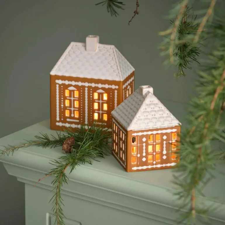 Pepperkakehus lyshus medium 15 cm brun