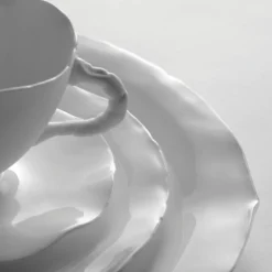 Perfect Imperfection serveringsfat M 30x30x2 cm hvit