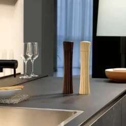 Pleats salt- og pepperkvern keramisk 26 cm mørk asketre
