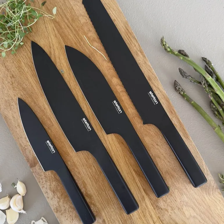 Pure Black knivsett 4 stk svart