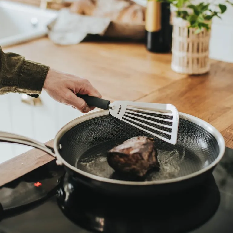 Saira stekespade med silikonhåndtak 33 cm rustfritt stål