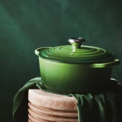 Signature støpejernsgryte rund 24 cm 4,2L bamboo green