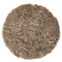 Sitteunderlag new zealand saueskinn kort ull 34 cm sahara