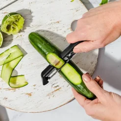 Skreller med innebygd sliper 18 cm svart