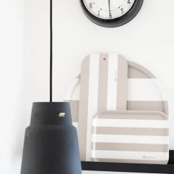 Stripes serveringsbrett 38x38 cm beige/hvit