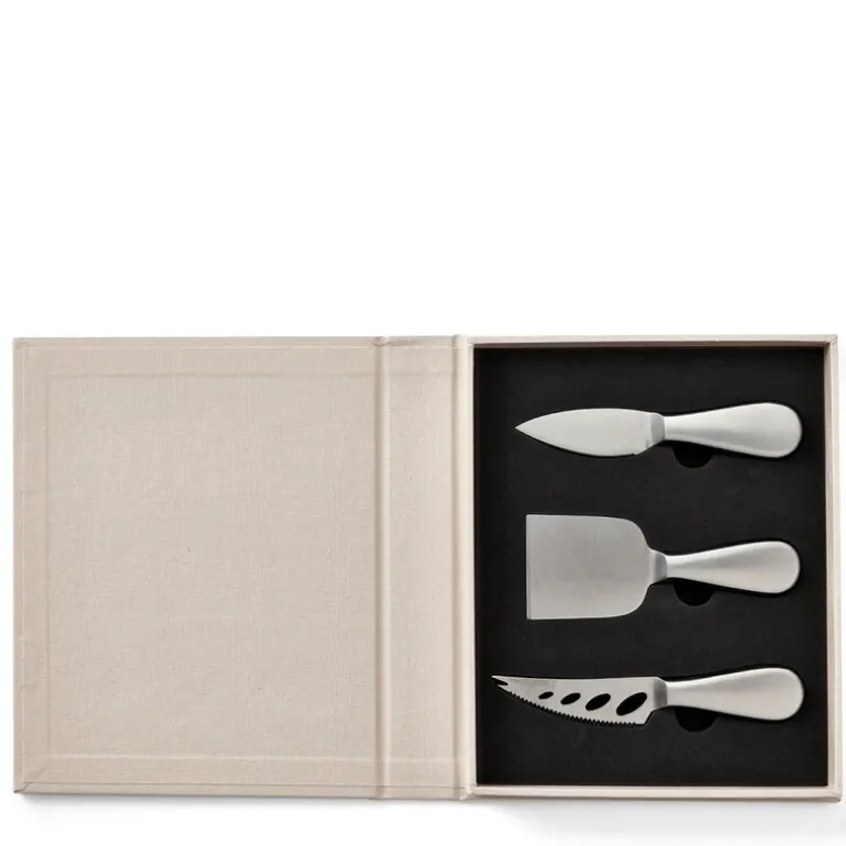 The Essentials ostesett