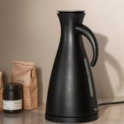 Vannkoker 1,5L matt svart