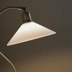 Vela bordlampe 49 cm antique messing/hvit