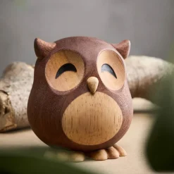 Villum ugle trefigur 8 cm gummitre/sapele
