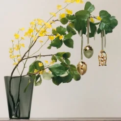 Vår 2026 ornament 18K gullbelagt stål